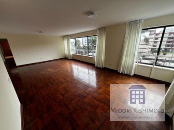 Flat en Javier Prado Oeste Cdra 5 - San Isidro