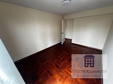 Flat en Javier Prado Oeste Cdra 5 - San Isidro