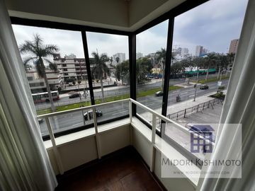 Flat en Javier Prado Oeste Cdra 5 - San Isidro