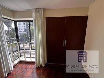 Flat en Javier Prado Oeste Cdra 5 - San Isidro