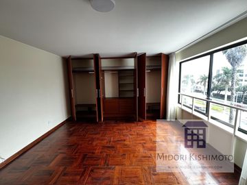 Flat en Javier Prado Oeste Cdra 5 - San Isidro