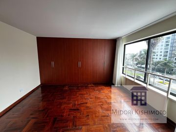 Flat en Javier Prado Oeste Cdra 5 - San Isidro
