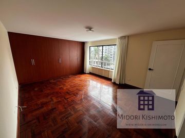 Flat en Javier Prado Oeste Cdra 5 - San Isidro