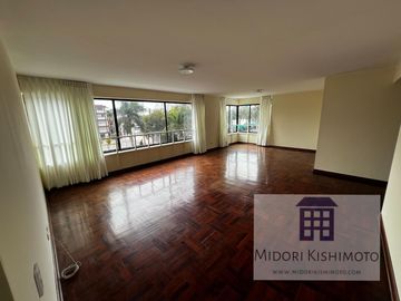 Flat en Javier Prado Oeste Cdra 5 - San Isidro