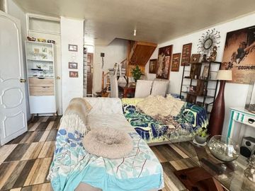 Se Vende!! Luminoso Y Amplio Depto. Dúplex En Villa Frei