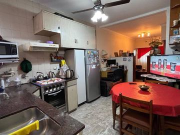 Casa PH en venta en Piñeyro