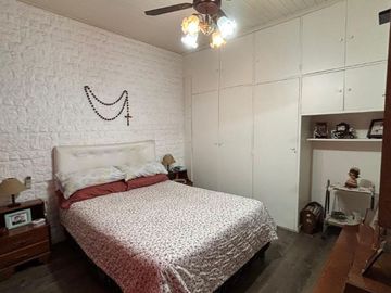 Casa PH en venta en Piñeyro