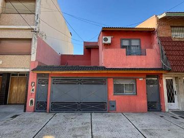 Casa PH en venta en Piñeyro