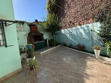 Casa PH en venta en Piñeyro