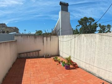 Casa en venta de 5 dormitorios c/ cochera en Centro Oeste