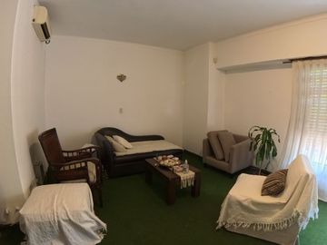 Casa en venta de 5 dormitorios c/ cochera en Centro Oeste