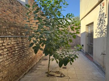 Casa en venta de 5 dormitorios c/ cochera en Centro Oeste