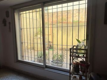 Casa en venta de 5 dormitorios c/ cochera en Centro Oeste
