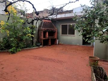 Departamento Tipo Casa en venta en Lanus Oeste