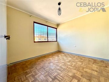 Local Comercial en Venta en Avenida Victoria con Ignacio Carrera Pinto
