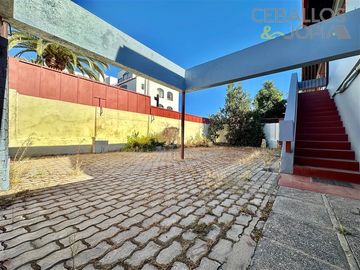 Local Comercial en Venta en Avenida Victoria con Ignacio Carrera Pinto