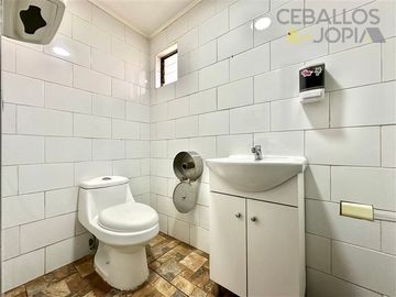 Local Comercial en Venta en Avenida Victoria con Ignacio Carrera Pinto