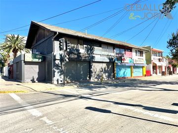 Local Comercial en Venta en Avenida Victoria con Ignacio Carrera Pinto