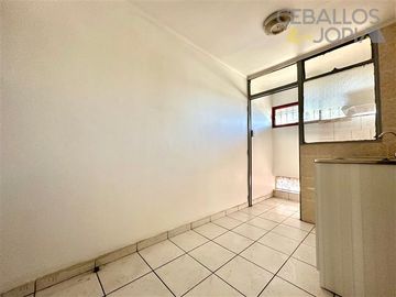 Local Comercial en Venta en Avenida Victoria con Ignacio Carrera Pinto