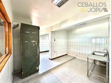 Local Comercial en Venta en Avenida Victoria con Ignacio Carrera Pinto