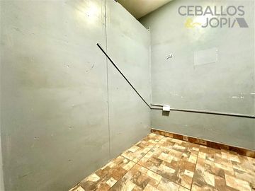 Local Comercial en Venta en Avenida Victoria con Ignacio Carrera Pinto