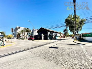 Local Comercial en Venta en Avenida Victoria con Ignacio Carrera Pinto