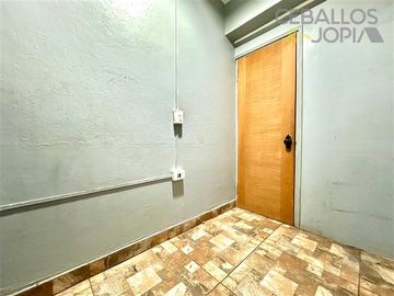 Local Comercial en Venta en Avenida Victoria con Ignacio Carrera Pinto