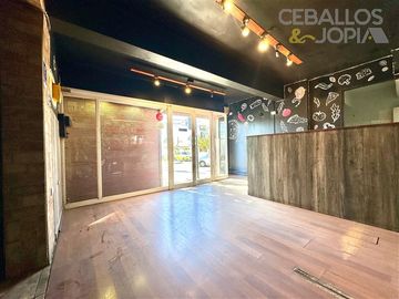 Local Comercial en Venta en Avenida Victoria con Ignacio Carrera Pinto