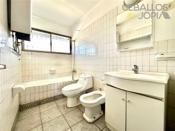 Local Comercial en Venta en Avenida Victoria con Ignacio Carrera Pinto