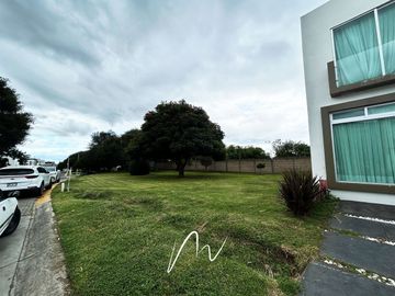 BOSQUES CEDROS, CON UBICACION PRIVILEGIADA
