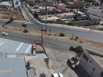 Inmueble comercial en venta, locales comercial, bodega y salón de eventos.