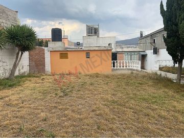 Inmueble comercial en venta, locales comercial, bodega y salón de eventos.