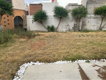 Inmueble comercial en venta, locales comercial, bodega y salón de eventos.