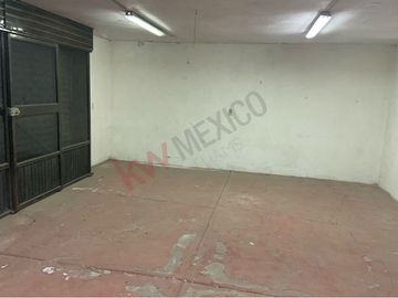 Inmueble comercial en venta, locales comercial, bodega y salón de eventos.