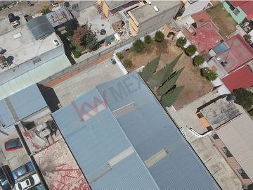 Inmueble comercial en venta, locales comercial, bodega y salón de eventos.