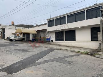 Inmueble comercial en venta, locales comercial, bodega y salón de eventos.