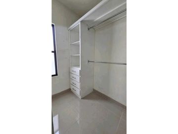 Casa moderna semi nueva en VENTA en Fracc. SANTA CLARA