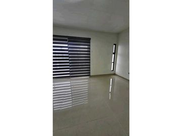 Casa moderna semi nueva en VENTA en Fracc. SANTA CLARA