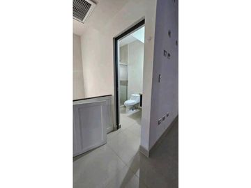 Casa moderna semi nueva en VENTA en Fracc. SANTA CLARA