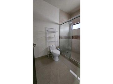 Casa moderna semi nueva en VENTA en Fracc. SANTA CLARA