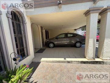 CASA EN VENTA EN VISTA HERMOSA