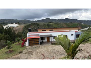 Vendo Casa Campestre con hermosa vista verde