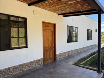 Vendo Casa Campestre con hermosa vista verde