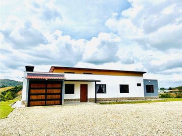 Vendo Casa Campestre con hermosa vista verde
