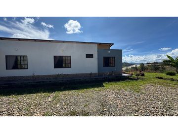 Vendo Casa Campestre con hermosa vista verde