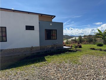 Vendo Casa Campestre con hermosa vista verde