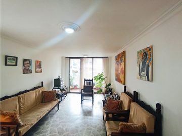 Apartamento para la venta en Laureles. Medellín.