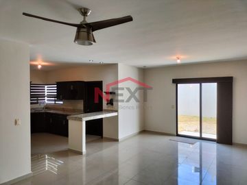 Casa en venta frente a parque en Privanzas del Campestre