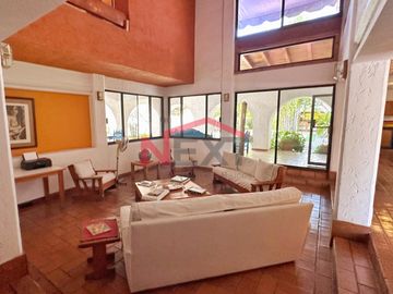 CASA EN VENTA EN CERRADA LOS CANARIOS