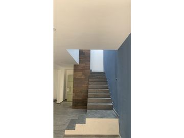 SE SIENTE BONITA ESTA CASA CERCA DEL FRACC. EL VERGEL